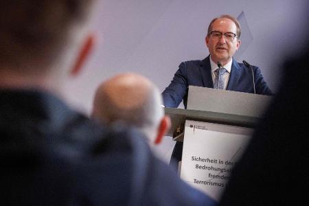 Bundesinnenminister Alexander Dobrindt sieht Deutschland in einem 