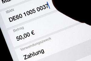 Verbraucherschutz kritisiert zu kleinteilige Überprüfung der Empfängeradresse bei Online-SEPA-Überweisungen. (Symbolbild)