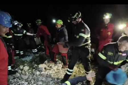Seit Sonntagnachmittag saß der Mann in der Höhle fest.