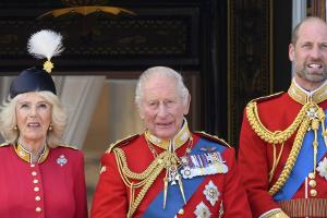 Charles, Camilla und William besuchen Aberfan
