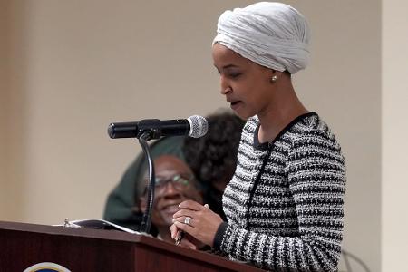 Bundesbeamte haben laut US-Medien eine Durchsuchung bei der linken demokratischen US-Abgeordneten Ilhan Omar durchgeführt. (Archivbild)