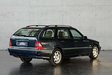 Mercedes C230 Kompressor 1999 von Niki Lauda