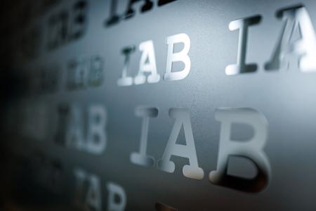 Laut einer IAB-Studie hat der Einsatz von Künstlicher Intelligenz bisher noch nicht auf Einbrüchen auf dem Arbeitsmarkt geführt (Archivbild). 