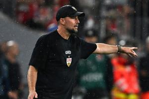 VfB-Trainer Hoeneß: "Wollen nachlegen"