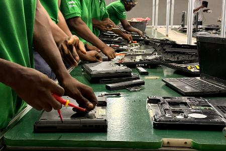 Für viele Menschen in Ghana wäre ein neues Gerät kaum erschwinglich. 