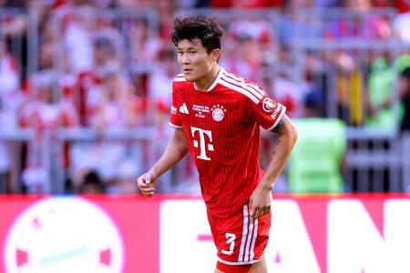 Min-jae Kim - Note: 5,0 - Ließ sich von forschen Norwegern beeindrucken und legte eine desolate erste Halbzeit hin. Verlor den Ball vor dem 0:1, löste beim zweiten Gegentor durchs Vorwärtsverteidigen die Kette auf und kam bei der Großchance von Trepic wieder zu spät. An der Seite von Upamecano wurde es nur zeitweise besser.