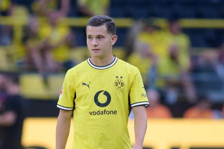 ANGRIFF: Konstantinos Karetsas (bis 60.) - Note: 5,0 - Zog einige Dribblings an und leitete per Flanke den besten BVB-Abschluss der ersten Halbzeit ein. Tat aber insgesamt zu wenig, um die Spielverhältnisse umzudrehen. Ließ die nötige Frische auch im Anlaufverhalten vermissen.