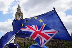 Die Handelsbeziehungen zwischen Großbritannien und der EU haben sich durch den Brexit deutlich erschwert. (Archivbild)