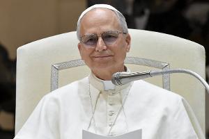 Papst Leo XIV.: Erste Schritte und Frühstück nach Lungenoperation