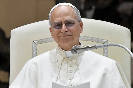 Papst Leo XIV.: Erste Schritte und Frühstück nach Lungenoperation
