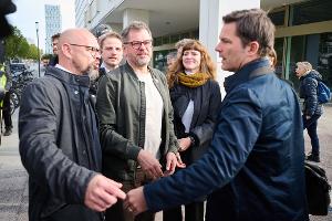 Vertreterinnen und Vertreter der Berliner Parteispitzen von Linken, Grünen und SPD haben sich erneut im Haus der Statistik in Berlin getroffen. 