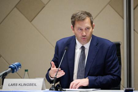 Bundesfinanzminister Lars Klingbeil (SPD) will Deutschland im Rennen um EZB-Spitzenposten positionieren (Archivbild)