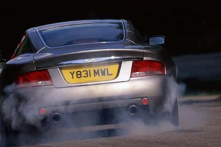 Aston Martin Vanquish 2001 alter Test