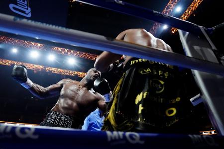 Daniel Dubois (l) kämpft in London um den WBO-WM-Titel gegen Fabio Wardley.