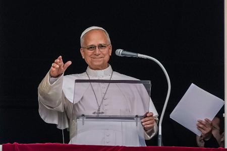 Der Papst ist nach seiner Krebs-OP zurück im Vatikan und sprach das sonntägliche Angelus-Gebet.