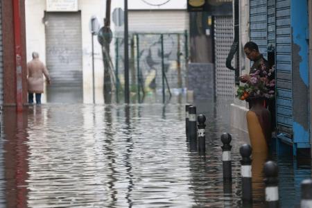 In Algeciras und an vielen anderen Orten entlang der spanischen Mittelmeerküste liefen Wohnungen und Geschäfte im Erdgeschoss voll Wasser. 
