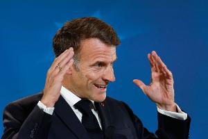 Macron wirft ausländischen Politikern vor, mit den Ausschreitungen in Frankreich Wahlkampf zu betreiben (Archivbild).