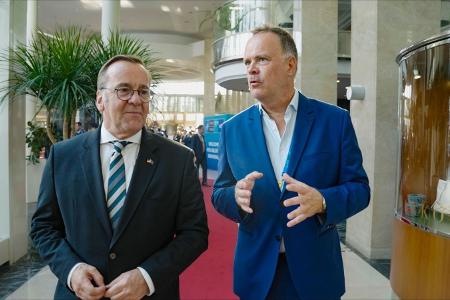 Am Puls mit Christian Sievers - Welt in Dauerkrise: Was gibt uns Sicherheit?