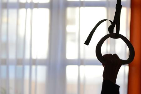 Eine neue medizin-ethische Leitlinie soll helfen, auch über bestehende andere Handlungsoptionen aufzuklären, wenn Menschen in existenzieller Not über einen assistierten Suizid nachdenken. (Symbolfoto)