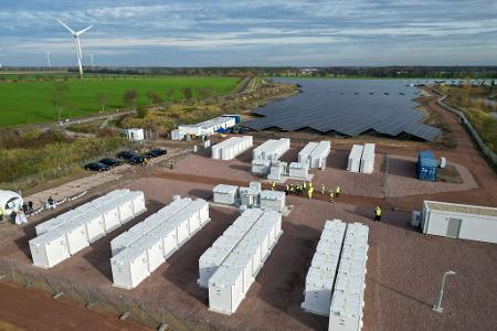 Der BSW-Solar plädiert für mehr Kombinationen aus Speicher und erneuerbaren Energien. (Archivbild)