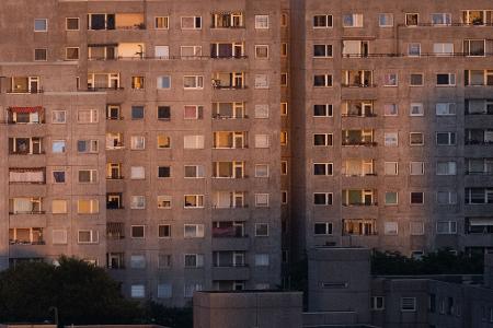 Linke, SPD und Grüne wollen private Wohnungsbestände in Berlin vergesellschaften. (Archivbild) 