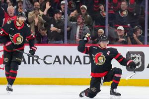 NHL: Stützle bereitet den Weg zum Kantersieg