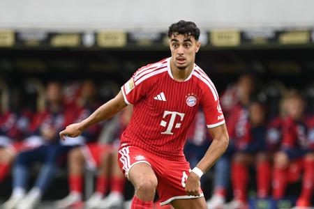 MITTELFELD: Aleksandar Pavlovic - Note: 2,5 - Konnte Kimmich nicht in dessen Gesamtpaket vertreten, fand auf seine Art aber eine gute Bindung zum Spiel. Dirigiert das Pressing und war in der Drangphase nach dem Seitenwechsel enorm griffig. Impulse nach ganz vorne waren aber eine Seltenheit.