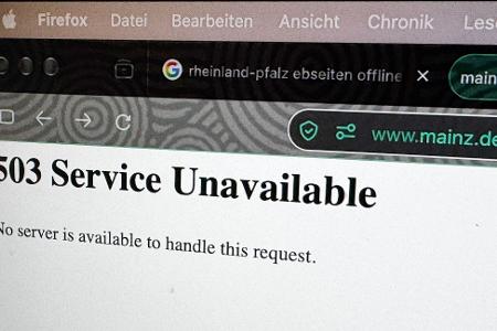 Verbraucher können indirekt betroffen sein - etwa durch Ausfälle wichtiger Onlinedienste oder potenzielle Datenabflüsse auf nicht rechtzeitig geschützten Webseiten.