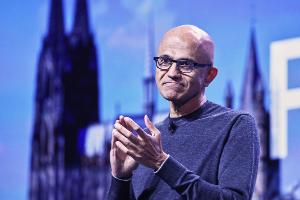 Der Vorstandsvorsitzende von Microsoft, Satya Nadella, wirbt um das Vertrauen europäischer Kunden.