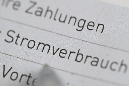 Für eine Senkung der Stromsteuer reichen die Mehreinnahmen nicht. (Illustration)