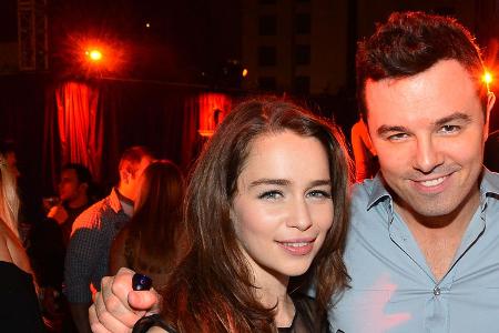 Emilia Clarke und Seth MacFarlane