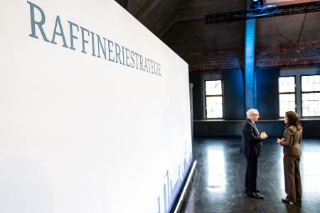 Die Raffineriestrategie soll im kommenden Jahr vorgelegt werden.
