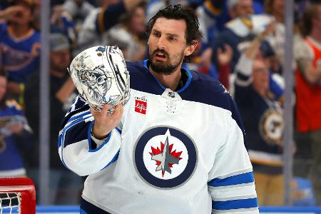 Streit beendet: Star-Goalie Hellebuyck wechselt nach New Jersey