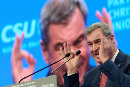 Markus Söder hält auf dem CSU-Parteitag eine kämpferische Rede.