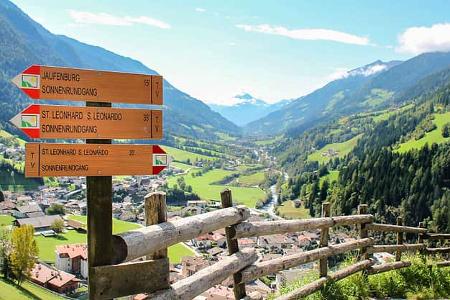 Schilder, Südtirol, Italien, Camping Passeier, Alpen