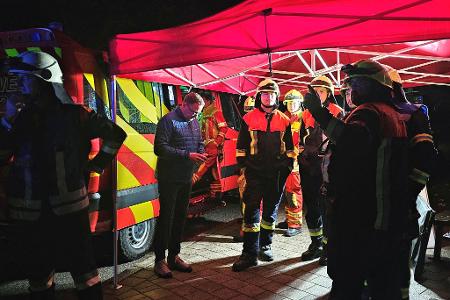Die Feuerwehr war die ganze Nacht im Einsatz.
