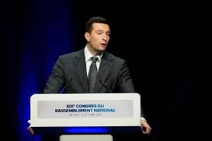 Jordan Bardella bleibt Parteichef der Rechtsnationalen in Frankreich. 