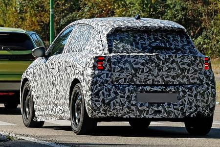 Peugeot E-208 Erlkönig