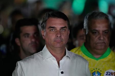 Flávio Bolsonaro hat die Wahl verloren, scheint das aber nicht zu akzeptieren.