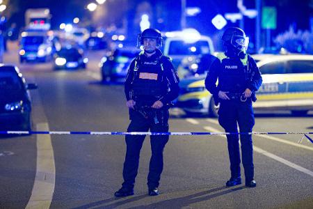 Nach ersten Erkenntnissen vermutet die Polizei, dass sich die Beteiligten kannten.