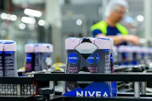 Zur Marke Nivea gehören etwa Deodorants. (Archivbild)
