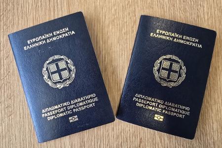 gefälschte griechische Diplomatenpässe