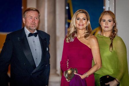 Royale Gala: Máxima recycelt Designerrobe, Amalia trägt Mango