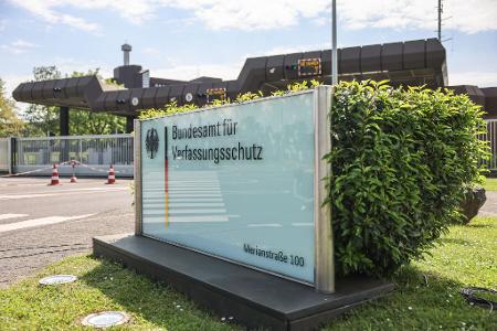 Bundesamt für Verfassungsschutz wirkt an den Überprüfungen mit. (Symbolbild)