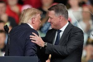 Audi-Chef Gernot Döllner steht für seinen Auftritt mit US-Präsident Trump in der Kritik. (Archivbild)