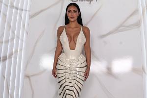 Ihr Markenzeichen: Kim Kardashian setzt auch in Mexiko auf Cut-outs