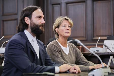 Der Verteidiger von Christina Block hat neue Beweisanträge im Umfang von 840 Seiten vorgelegt.