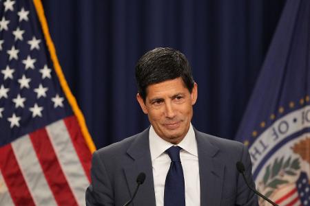 Die US-Notenbank hält den Leitzins stabil.