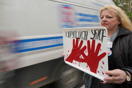 In den Augen der siegreichen Studentenbewegung ist das serbische Staatsfernsehen RTS ein Sprachrohr der Vucic-Regierung - drei Tage nach der Wende-Wahl ist nun RTS-Intendantin Grcic zurückgetreten. (Archivbild)
