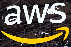 Amazons Cloud-Sparte AWS wächst schnell - braucht aber auch hunderte Milliarden Dollar für den Ausbau von Rechenzentren. (Archivbild)